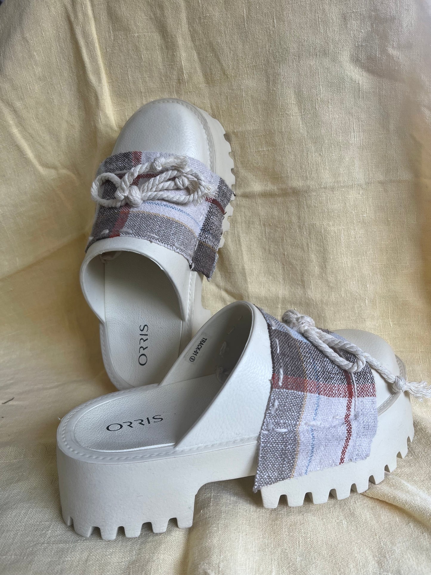 The Jo Reclaimed Platform Slides