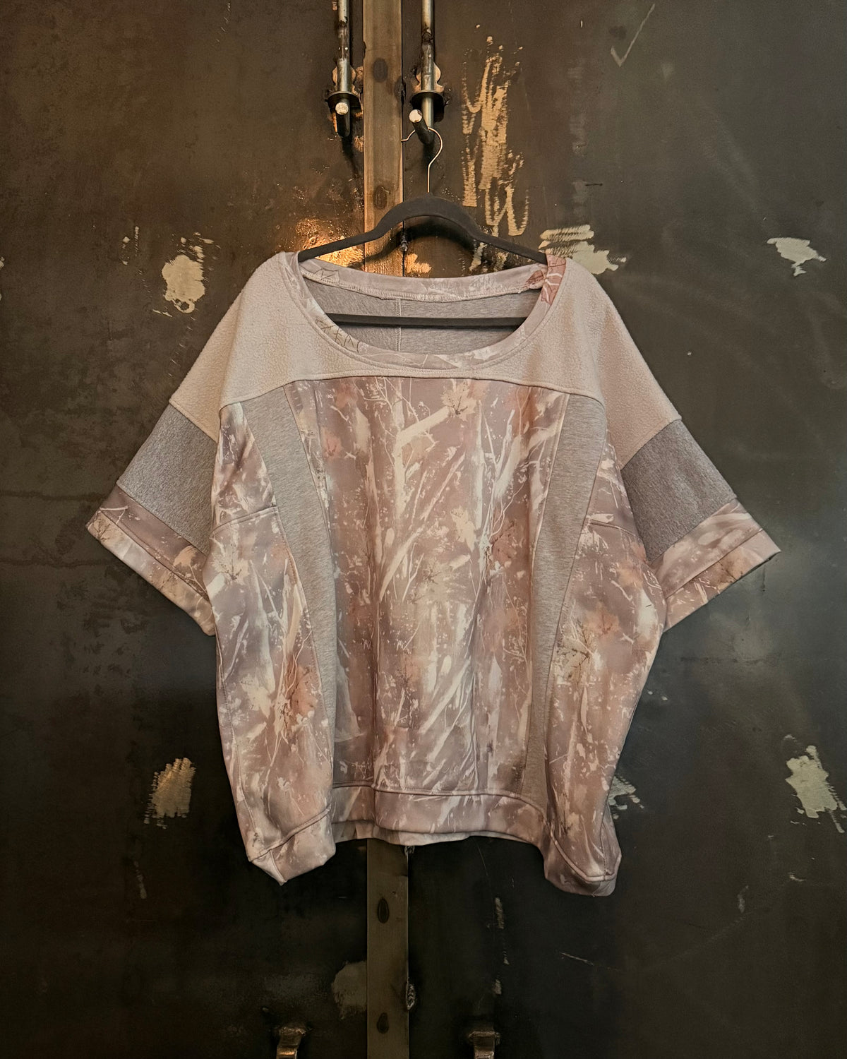 Reclaimed Motel 6 Sweat-T